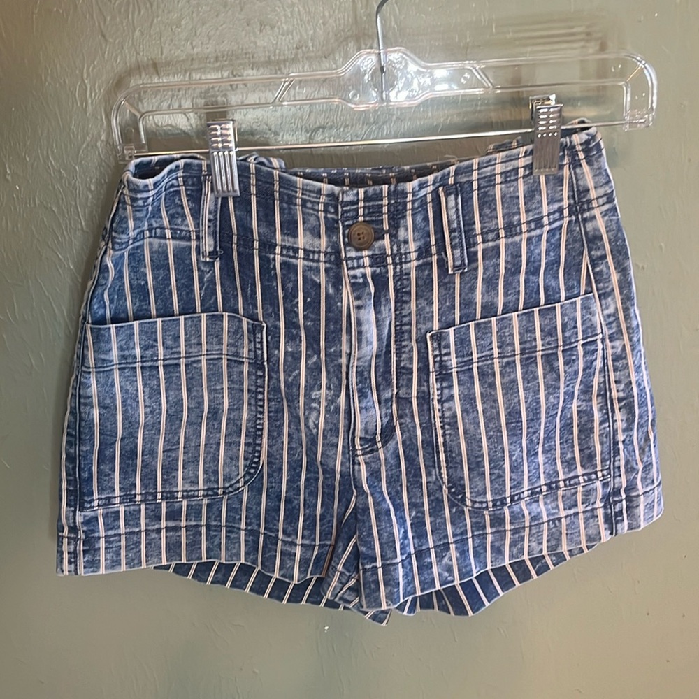 American Eagle women’s jean shorts size 2
